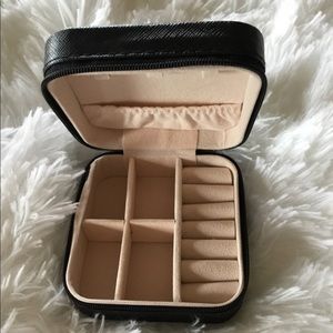 JEWELRY BOX ORGANIZER